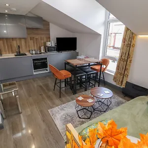 https://apt-the-cloud-2.hotelsin-chester.com