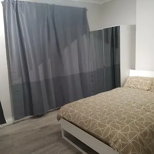 https://court-road-house.cardiffhotelswales.com